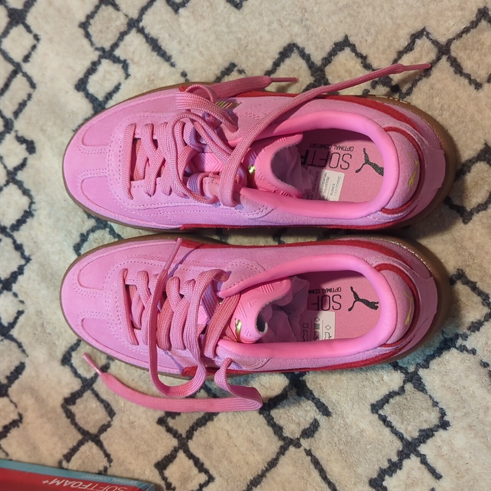 NIB Pink And Red Suede Puma Sneakers Size 4 - Picture 2 of 5